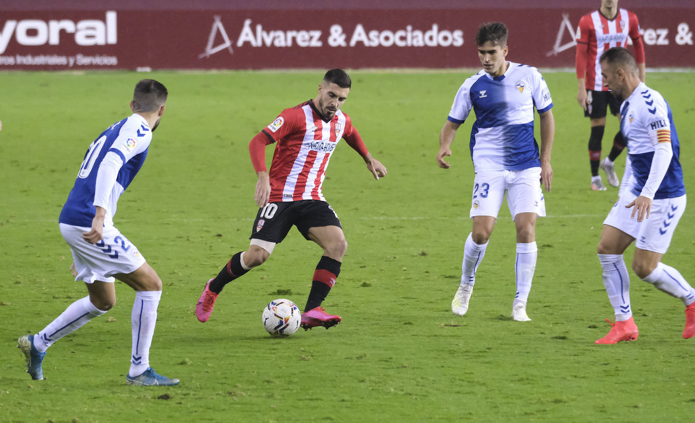 Los blanquirrojos han conseguido su cuarto triunfo seguido gracias a un gol del colombiano Leo Ruiz