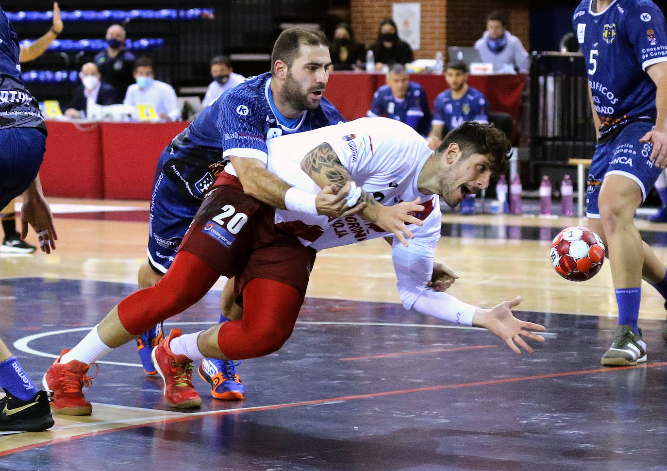 El equipo franjivino sufrió más de lo deseado para vencer al Cangas y sumar su cuarta victorias consecutiva