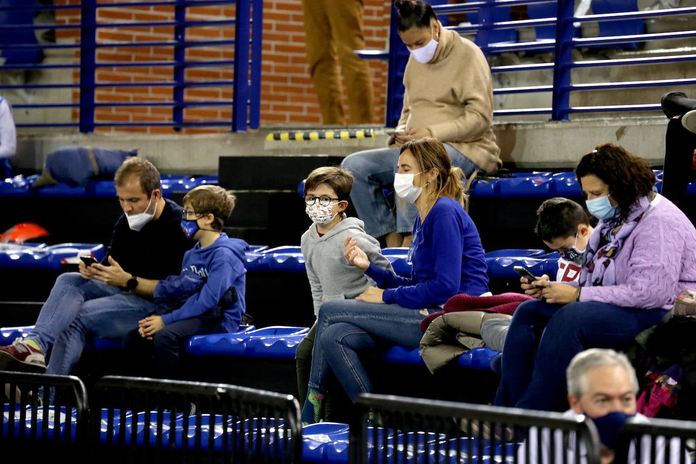 Las mejores imágenes del encuentro disputado en el Palacio de los Deportes de Logroño entre los hombres de Jenaro Díaz y el equipo asturiano.