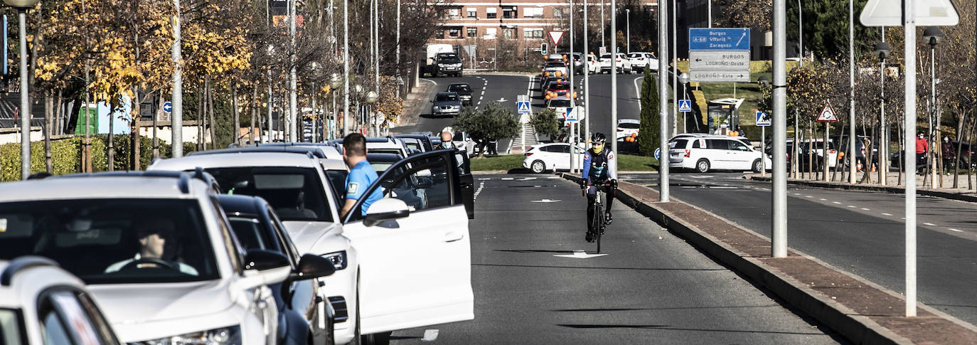 La marcha se ha iniciado pasadas las once de la mañana de este domingo y ha transitado por varias calles de la capital riojana