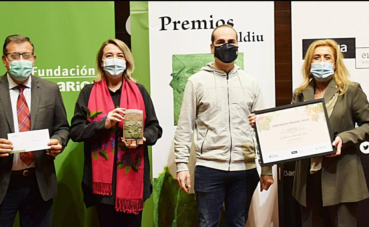 Guillermo Soldevilla recibe el 'Premio Mildiu' por su detección más temprana de esta enfermedad