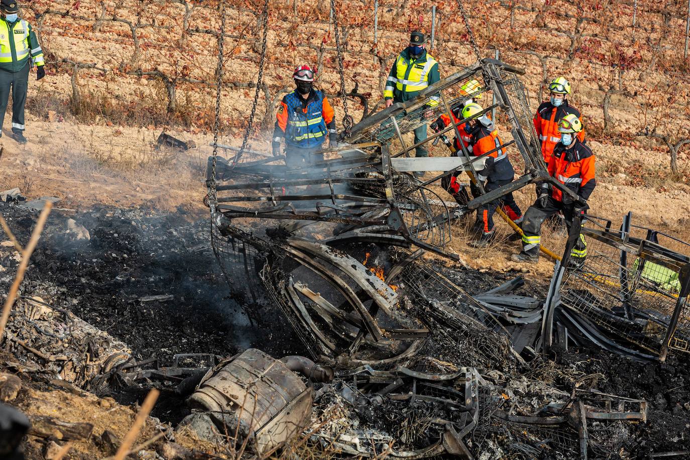 En este terrible suceso, los bomberos han tardado cinco horas en hallar el cuerpo de la víctima