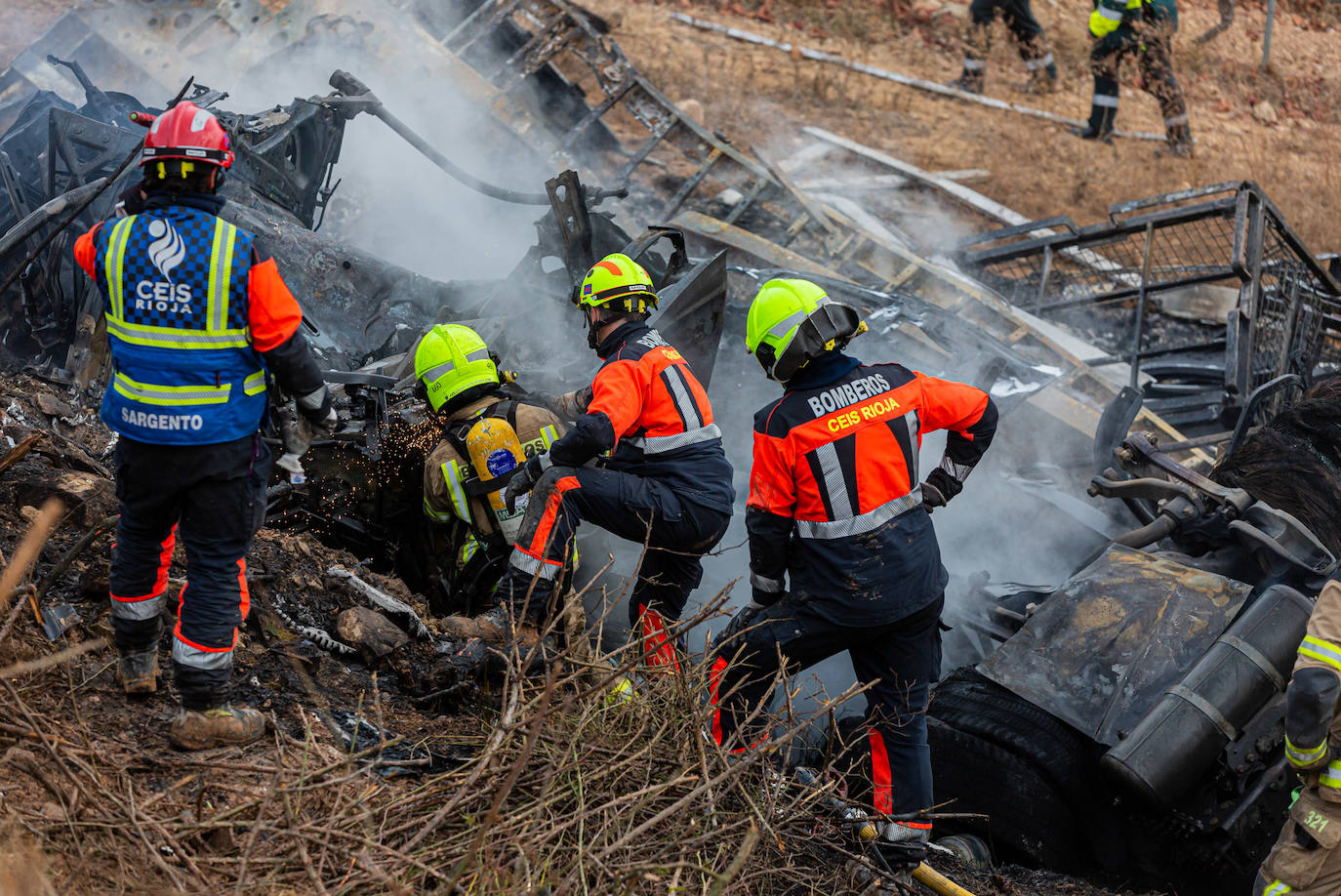 En este terrible suceso, los bomberos han tardado cinco horas en hallar el cuerpo de la víctima