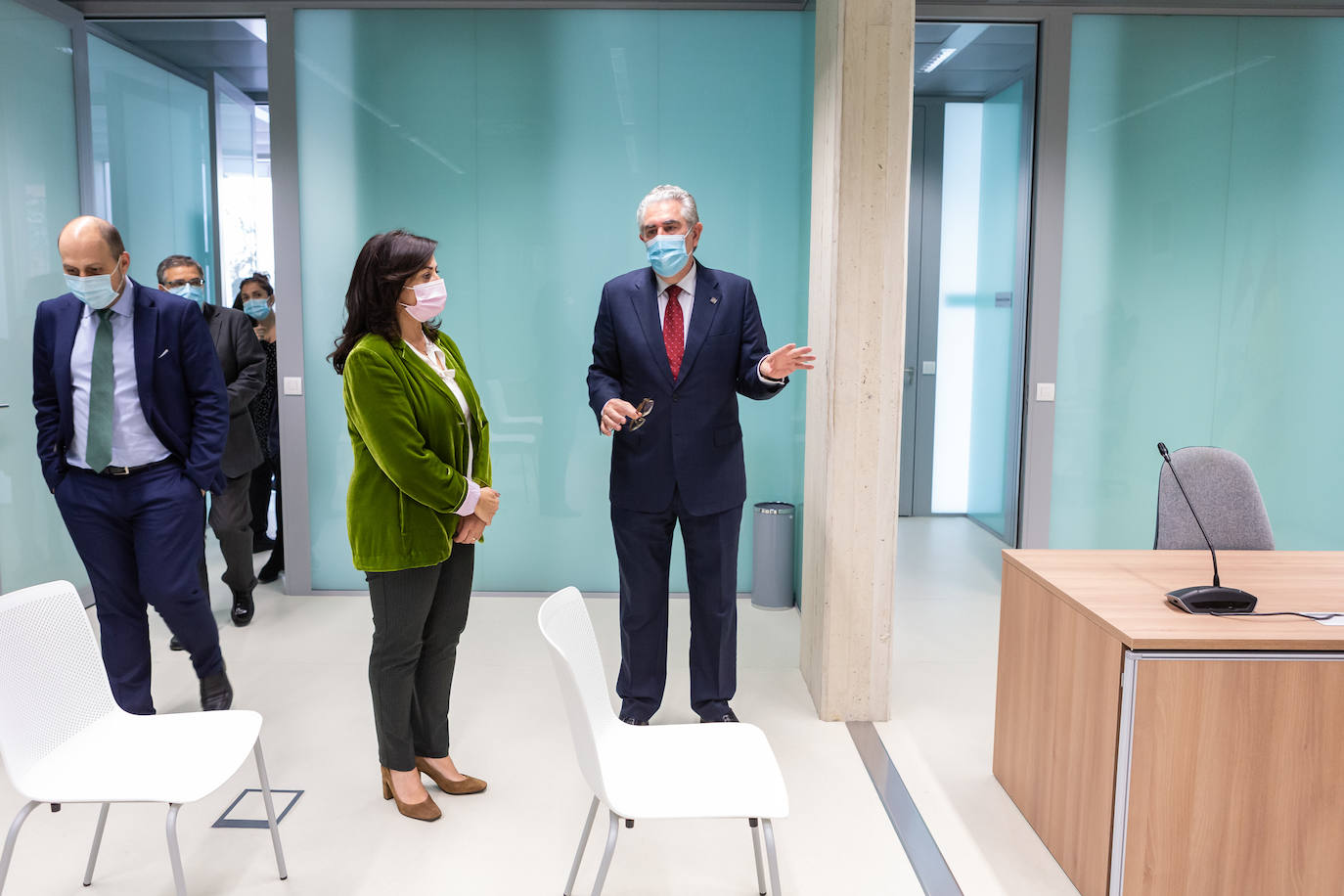 Visita de la presidenta del Gobierno de La Rioja a la nueva sala de vistas del Juzgado de Violencia sobre la Mujer.