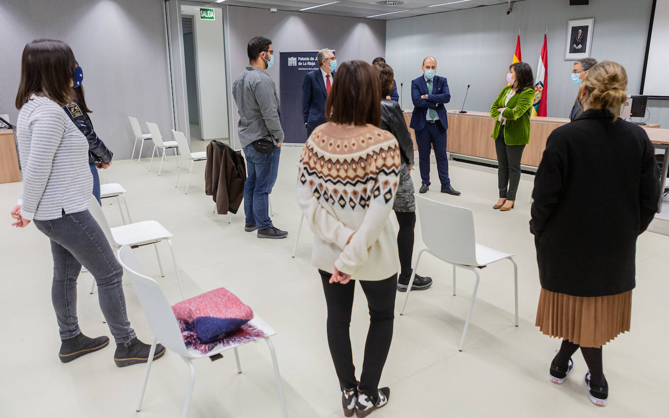 Visita de la presidenta del Gobierno de La Rioja a la nueva sala de vistas del Juzgado de Violencia sobre la Mujer.