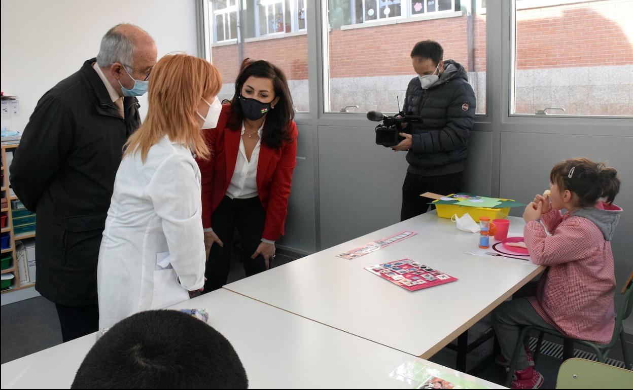 Visita de la presidenta del Gobierno de La Rioja al Centro de Educación Especial Marqués de Vallejo.