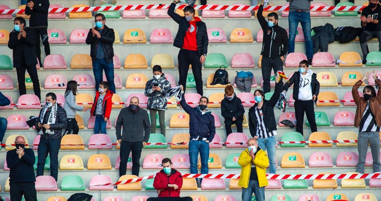 Aficionados del Haro Deportivo durante un encuentro anterior. 