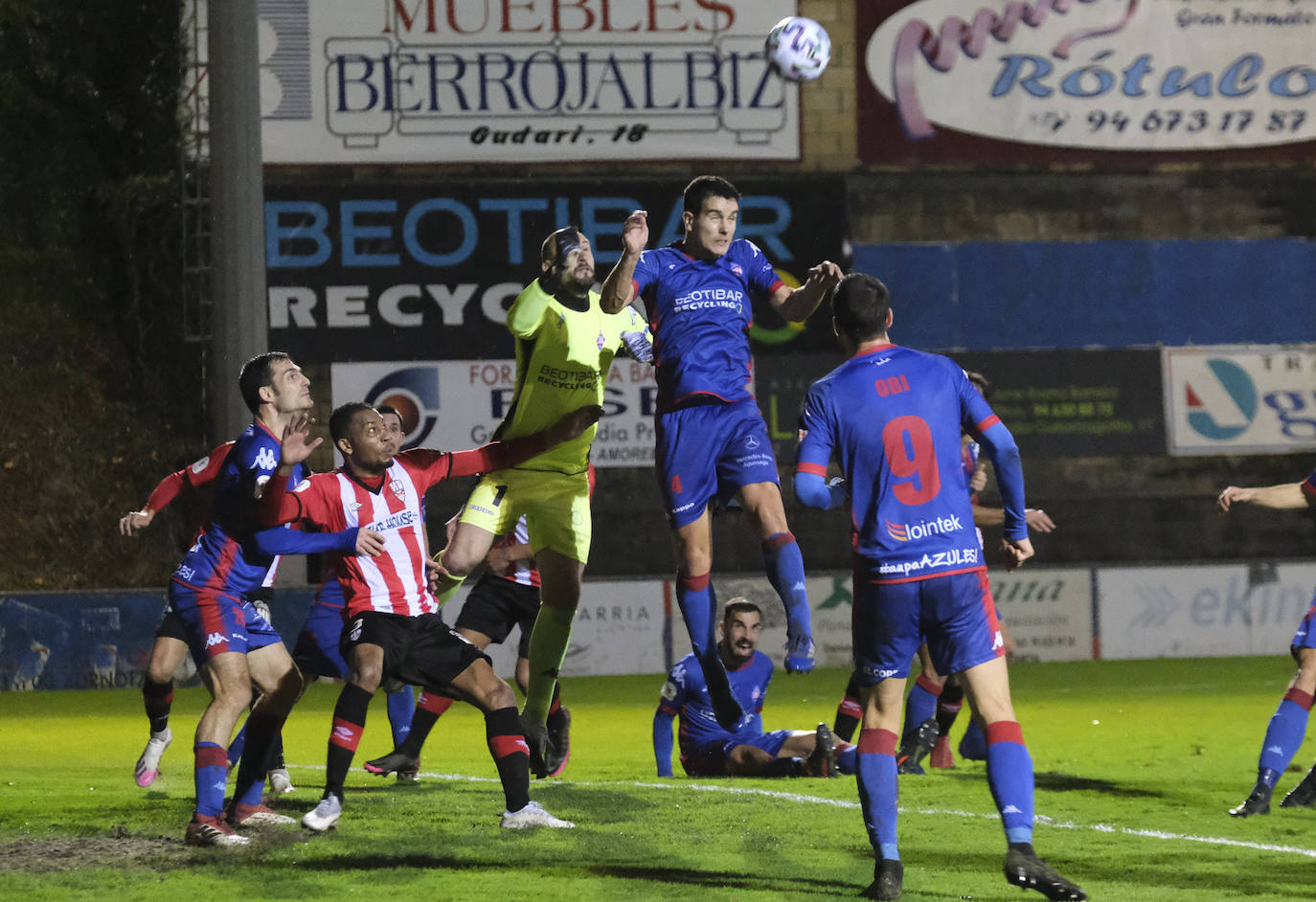 Los blanquirrojos se despiden de la Copa tras perder contra el Amorebieta.