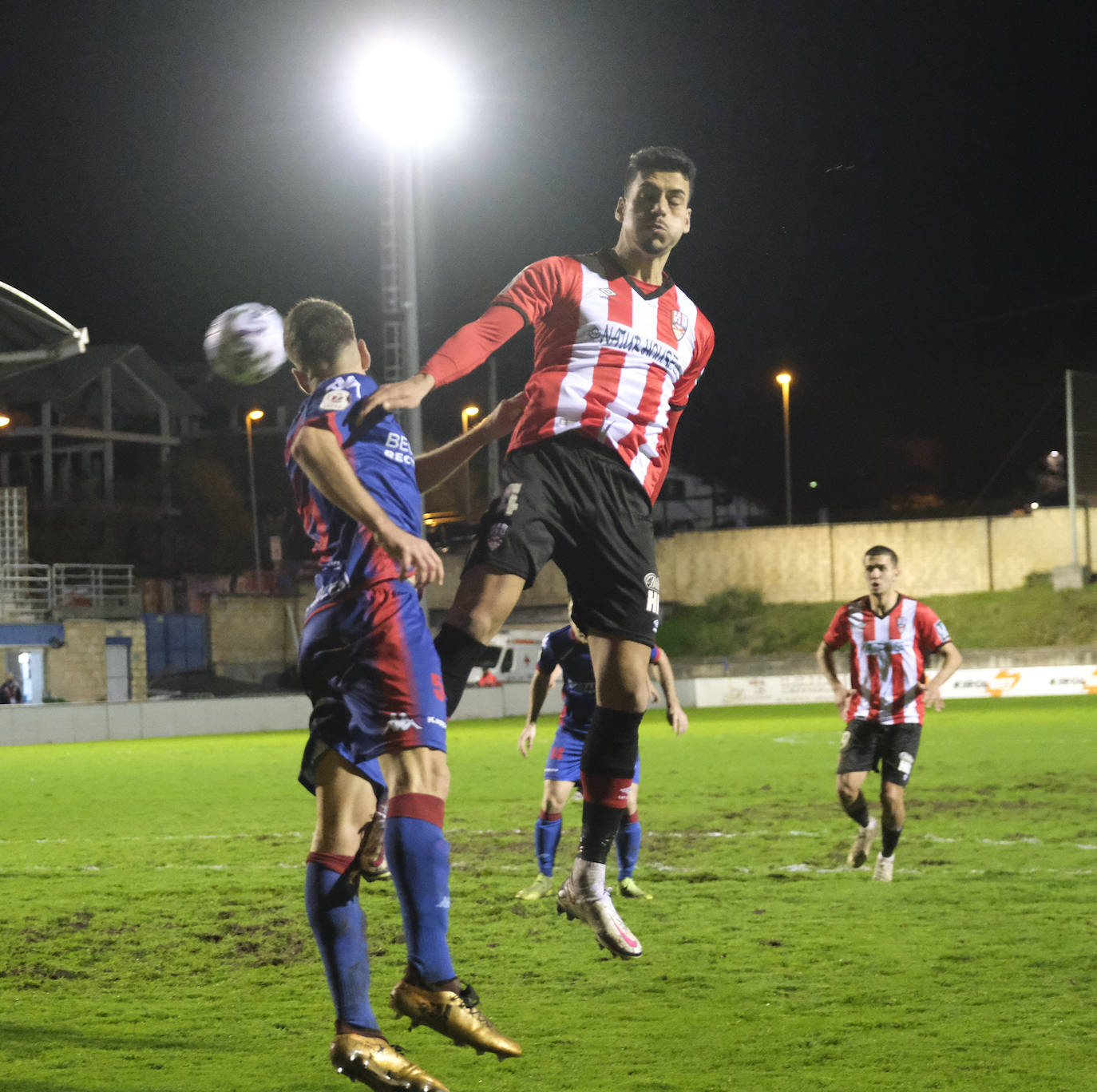 Los blanquirrojos se despiden de la Copa tras perder contra el Amorebieta.