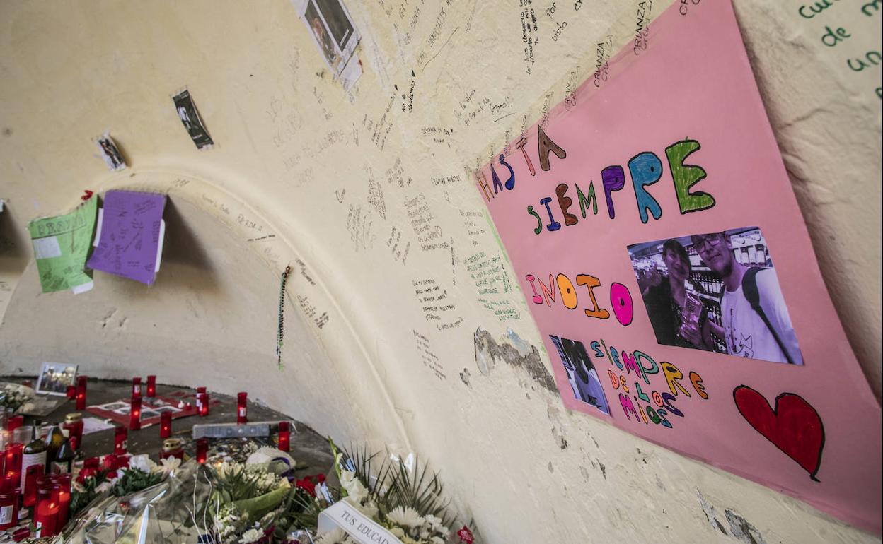 La Concha del Espolón, lugar donde amigos y conocidos de los jóvenes fallecidos les rinden homenaje. 