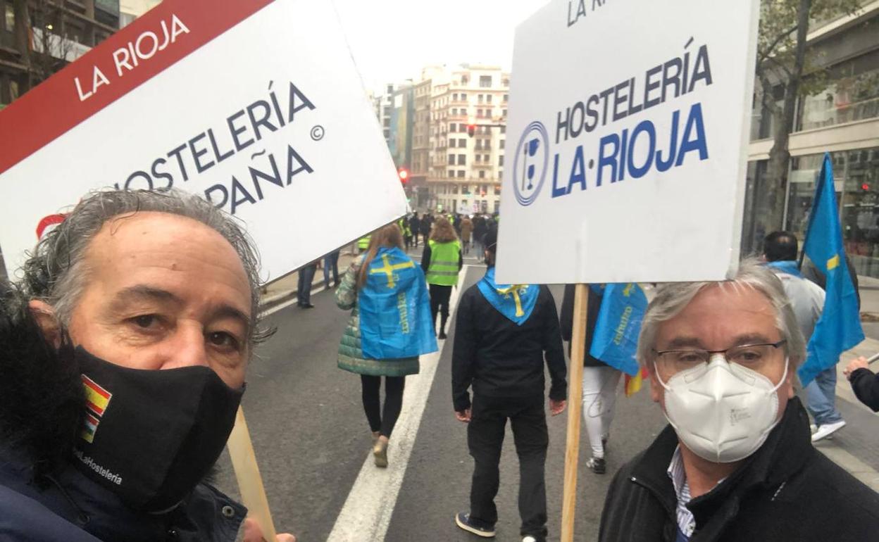 Paco Martínez-Bergés y Miguel Ángel Librada, en la maniestación celebrada esta mañana en Madrid.