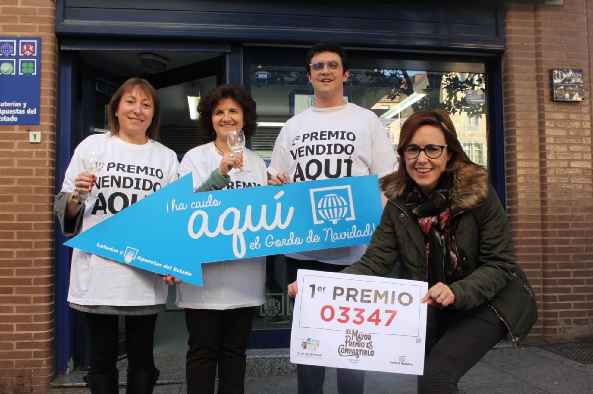 Trabajadores de Arnedo, donde se repartió un décimo del Gordo en el 2018. 