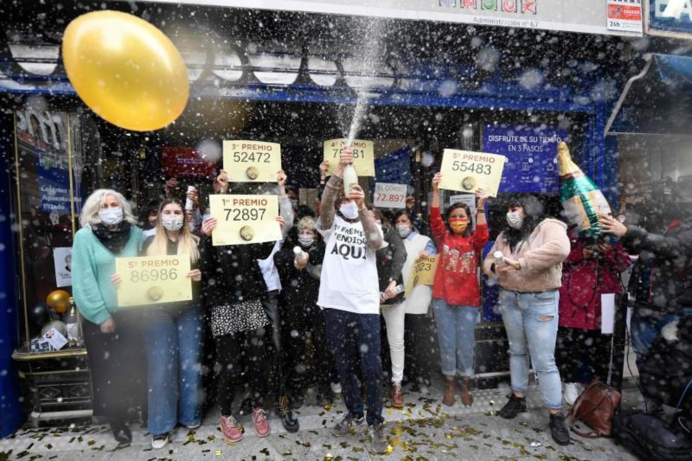 'Doña Manolita' sigue coleccionando premios y alegrías