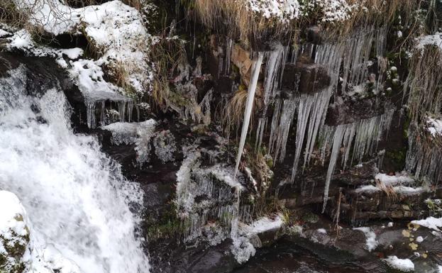 Imagen principal - Paisaje que ofrecían las cascadas esta mañana.