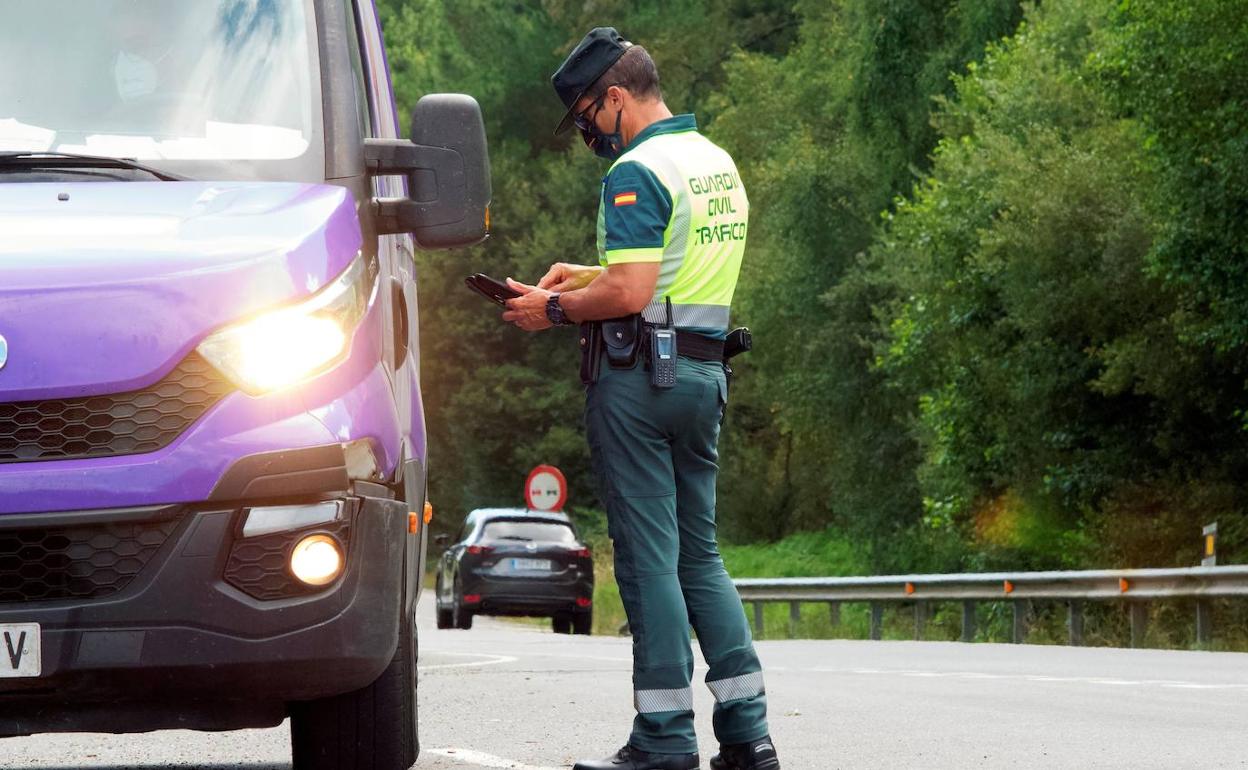 La campaña 'Al volante, no te la juegues' llega este año por redes sociales para adaptarse al COVID