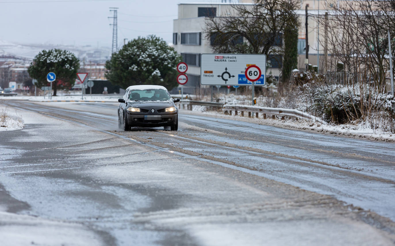 Municipios como Uruñuela, Najera, Sotés, Ventosa o Navarrete han recibido a la nieve en este 2 de enero