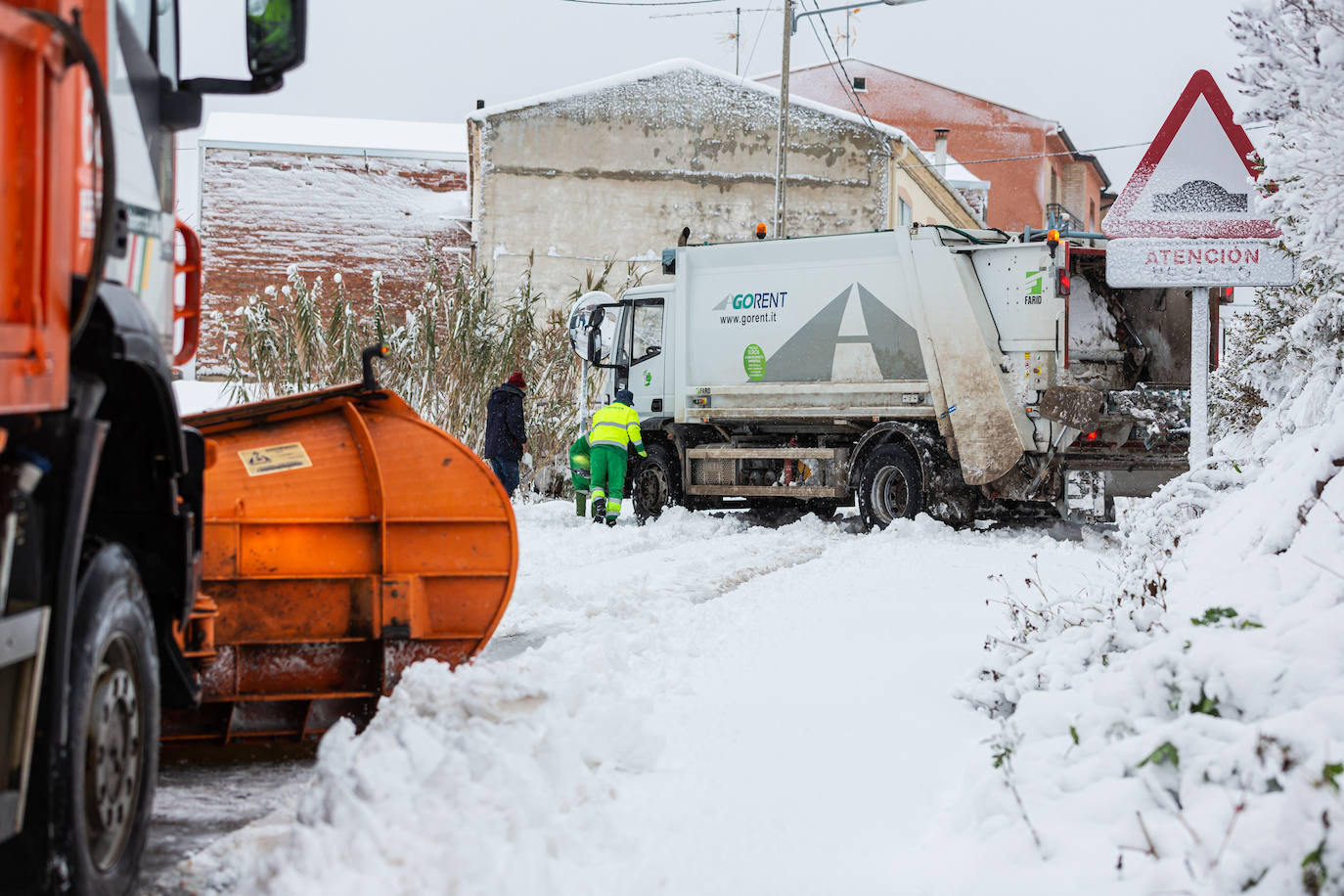 Municipios como Uruñuela, Najera, Sotés, Ventosa o Navarrete han recibido a la nieve en este 2 de enero