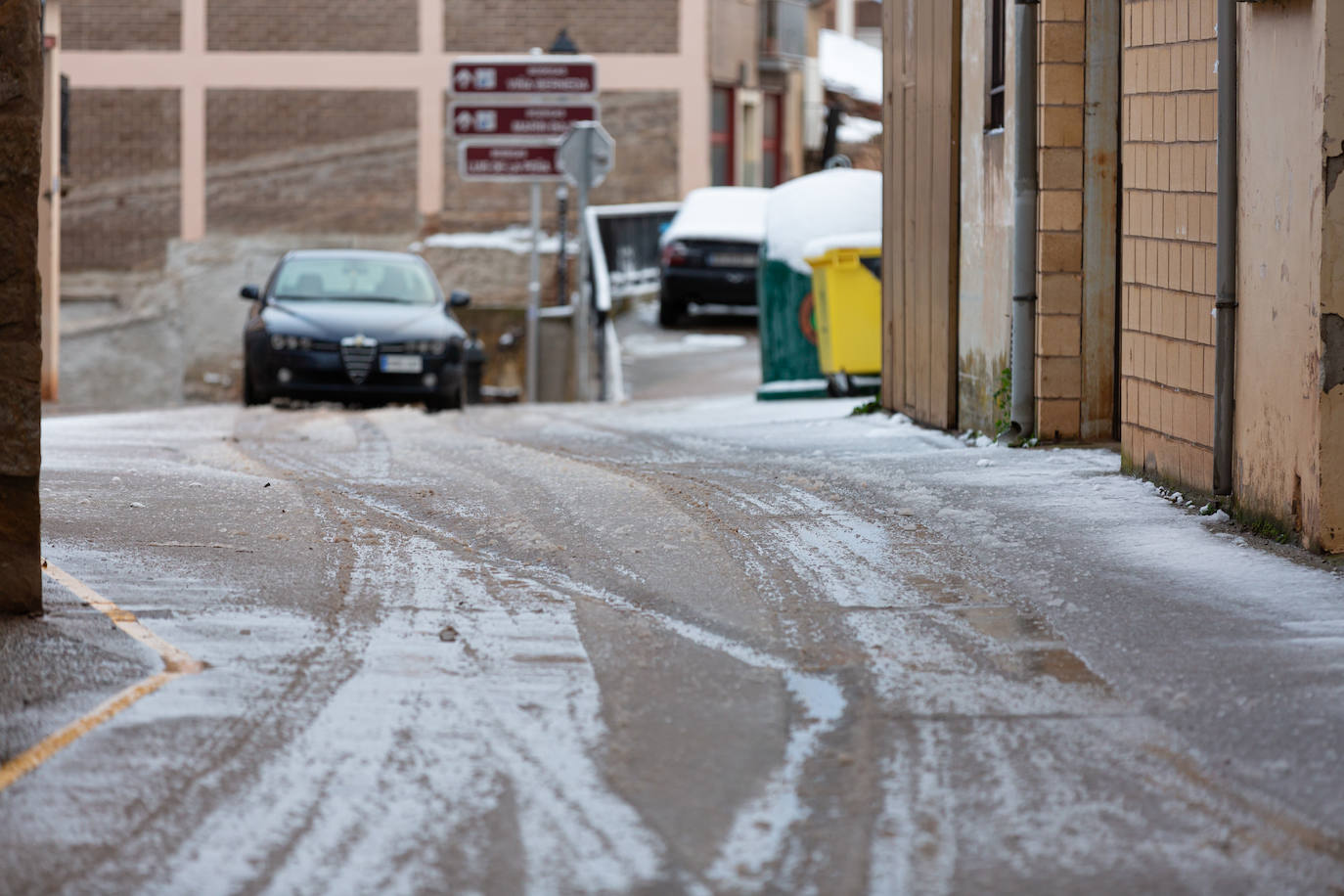 Municipios como Uruñuela, Najera, Sotés, Ventosa o Navarrete han recibido a la nieve en este 2 de enero