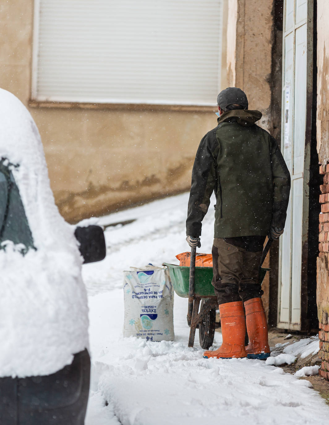 Municipios como Uruñuela, Najera, Sotés, Ventosa o Navarrete han recibido a la nieve en este 2 de enero