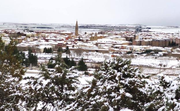 Imagen principal - La Rioja se mantiene en alerta en pleno aviso por bajas temperaturas y nuevas nevadas
