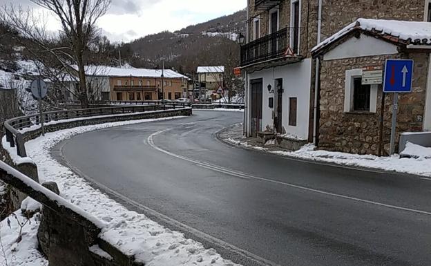 Carretera después de ser limpiada. 