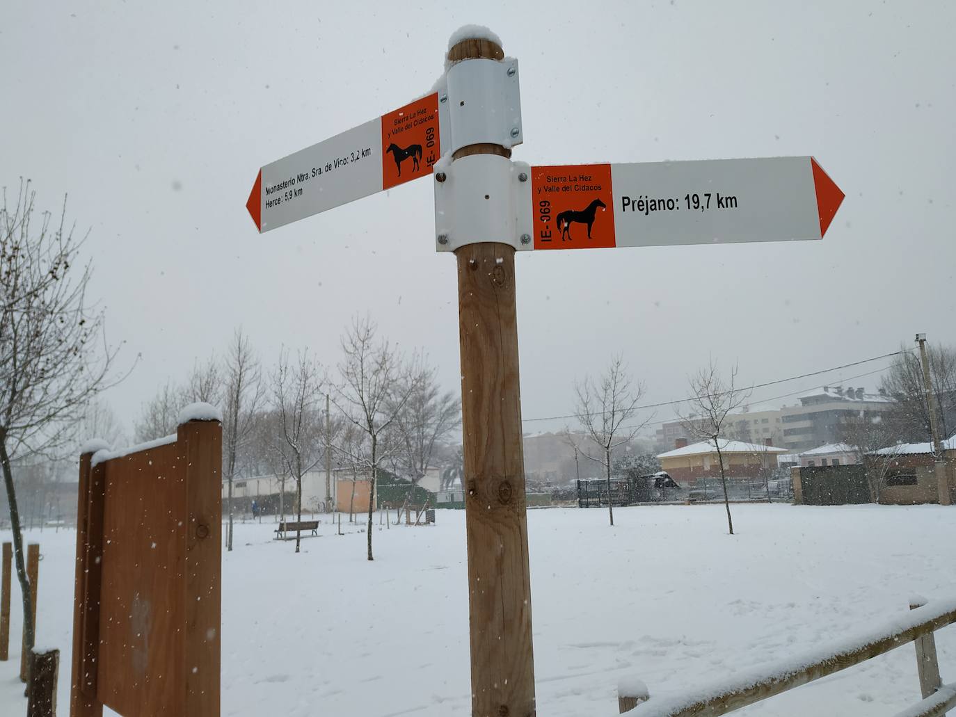 Fotos: La nieve también llega a Arnedo