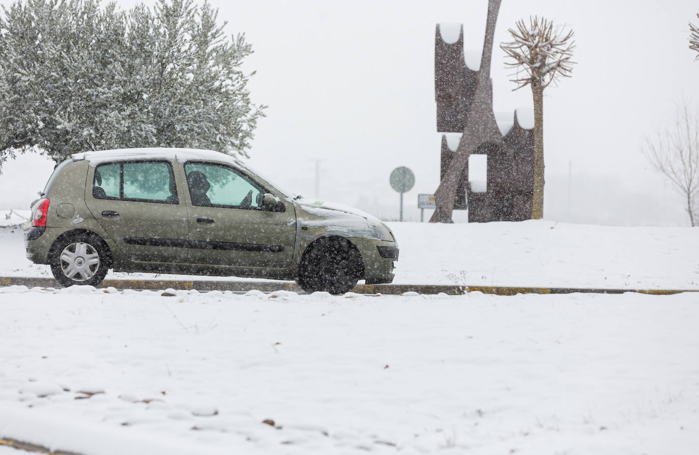 Fotos: Jornada de nieve en Uruñuela