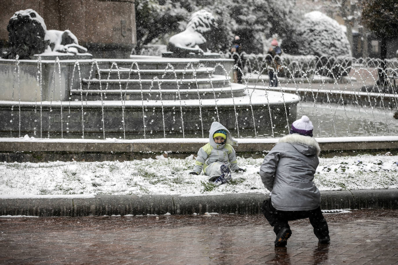 Fotos: La nieve cubre Logroño