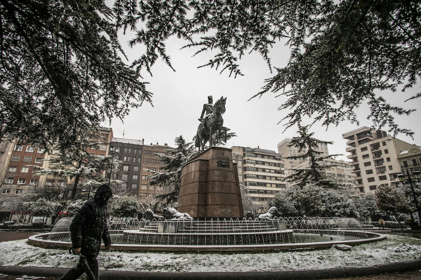 Fotos: La nieve cubre Logroño