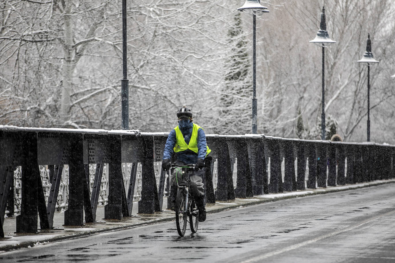 Fotos: La nieve cubre Logroño