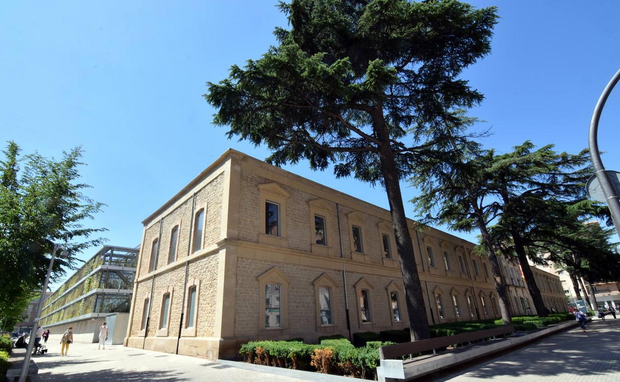 Un juzgado condena a ocho meses de prisión a una acusada de dejar morir a sus mascotas