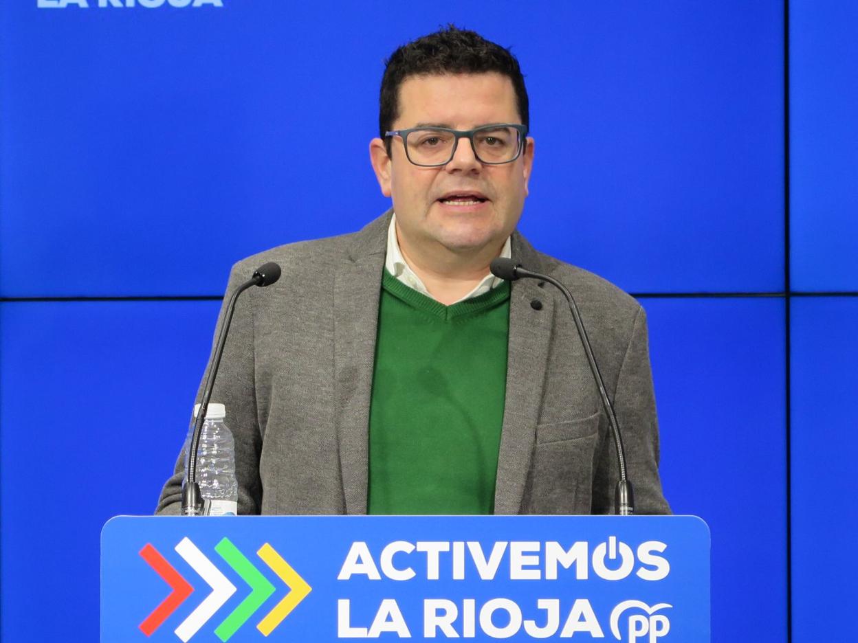 Alfonso Domínguez, ayer, durante la comparecencia de prensa. 