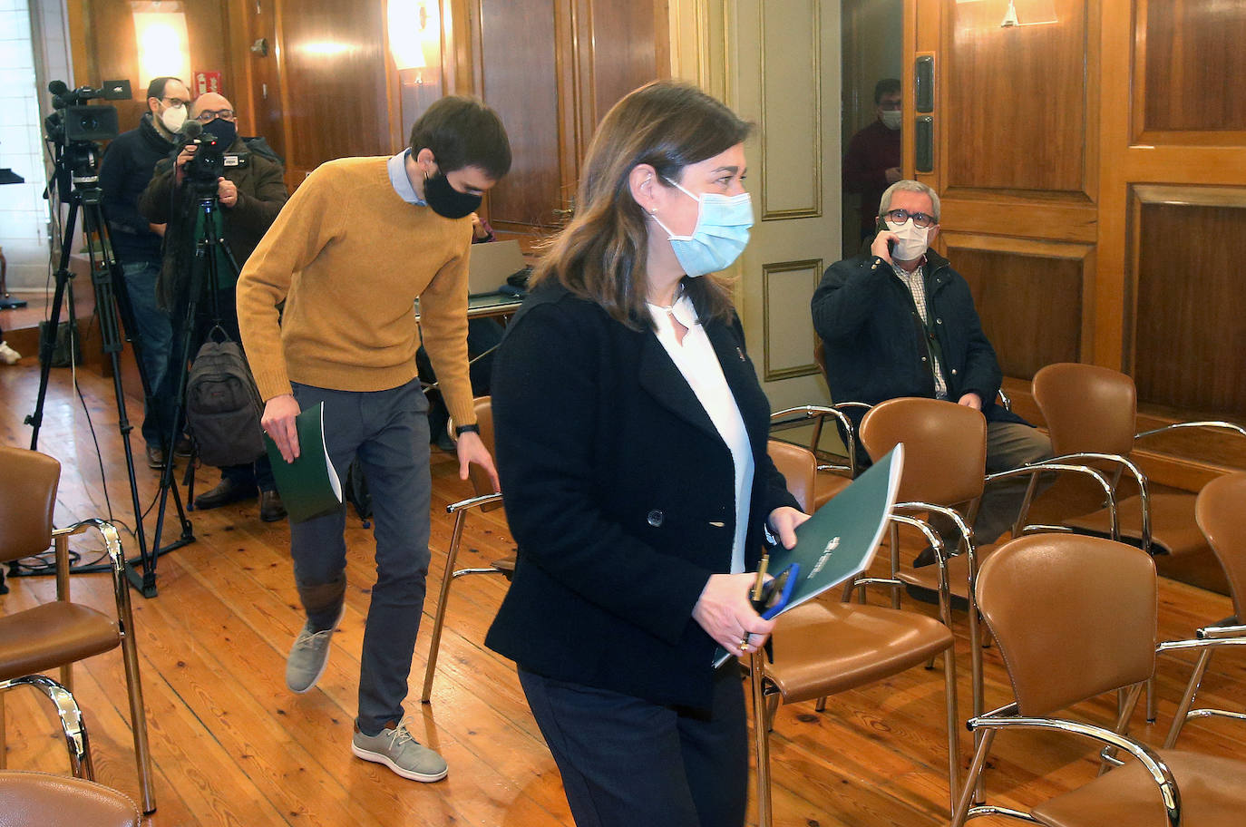 Fotos: El Gobierno riojano cierra todos los establecimientos a las cinco de la tarde y recomienda el autoconfinamiento