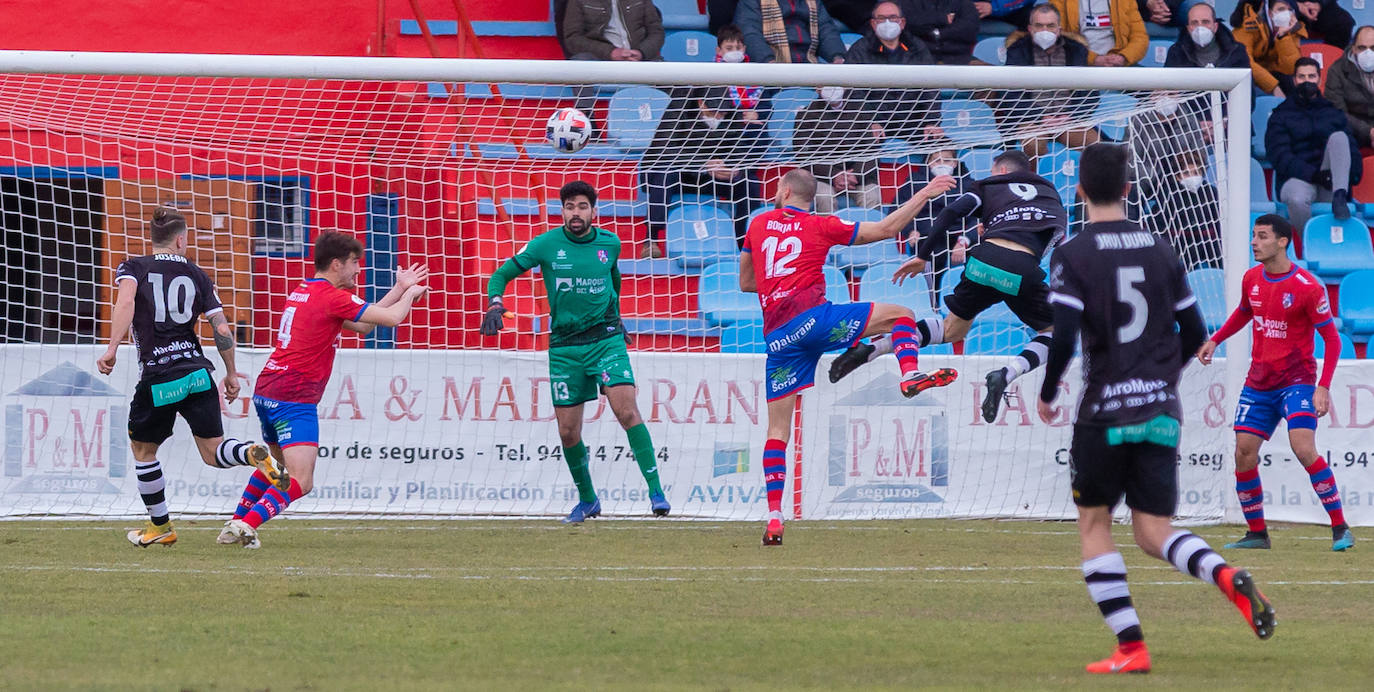 Fotos: Las imágenes del derbi entre el Calahorra y el Haro