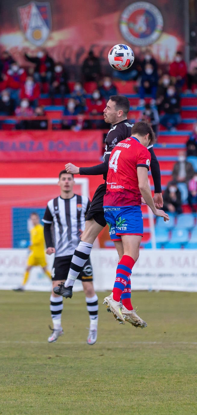 Fotos: Las imágenes del derbi entre el Calahorra y el Haro