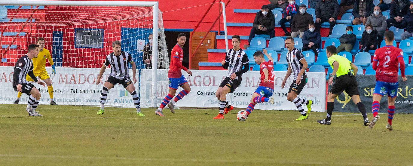 Fotos: Las imágenes del derbi entre el Calahorra y el Haro