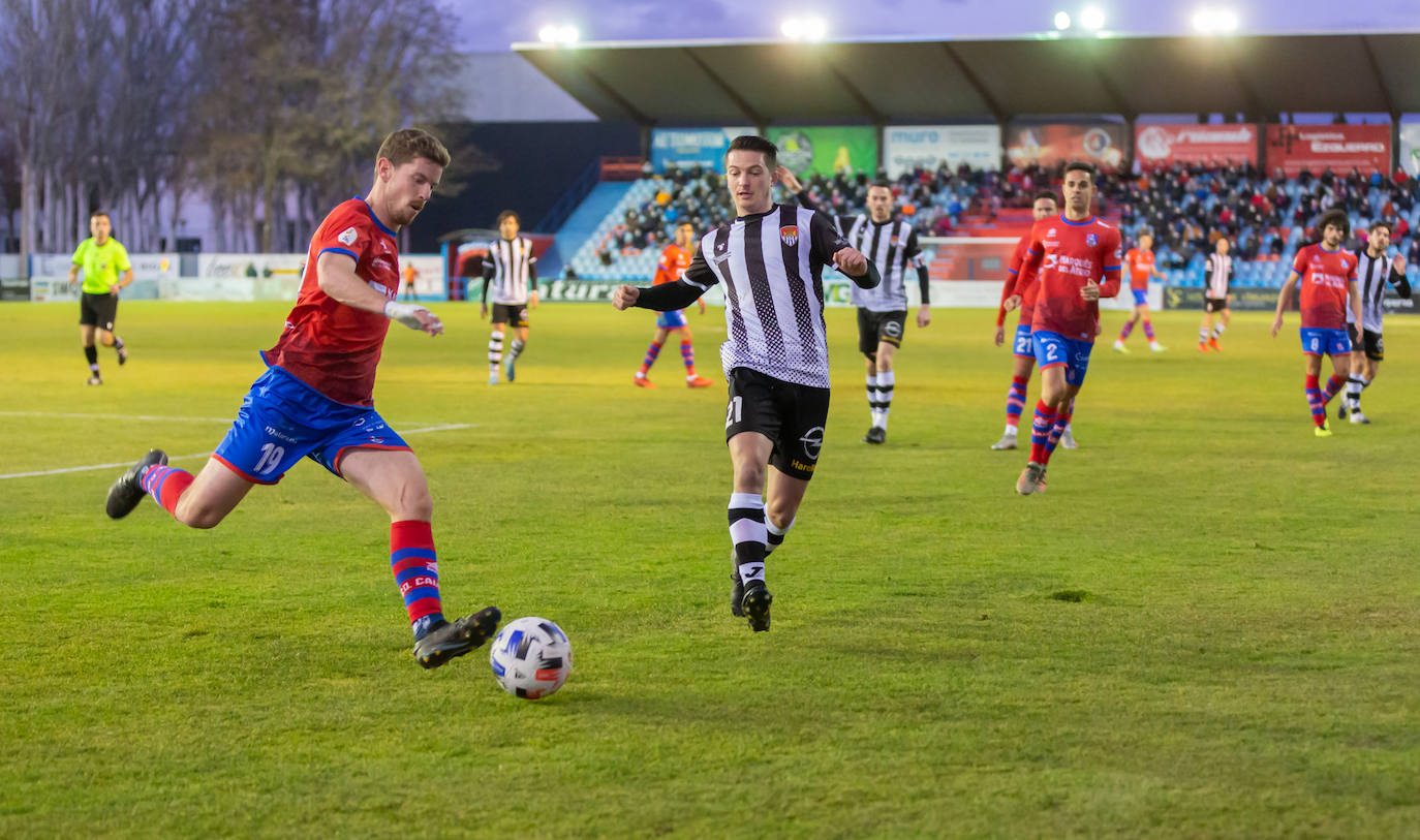 Fotos: Las imágenes del derbi entre el Calahorra y el Haro