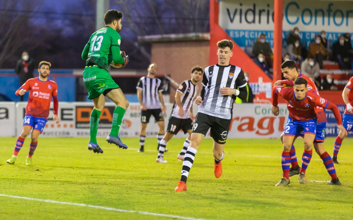 Fotos: Las imágenes del derbi entre el Calahorra y el Haro