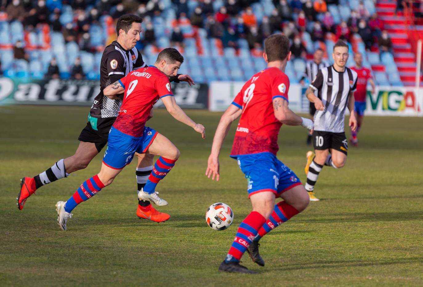 Fotos: Las imágenes del derbi entre el Calahorra y el Haro