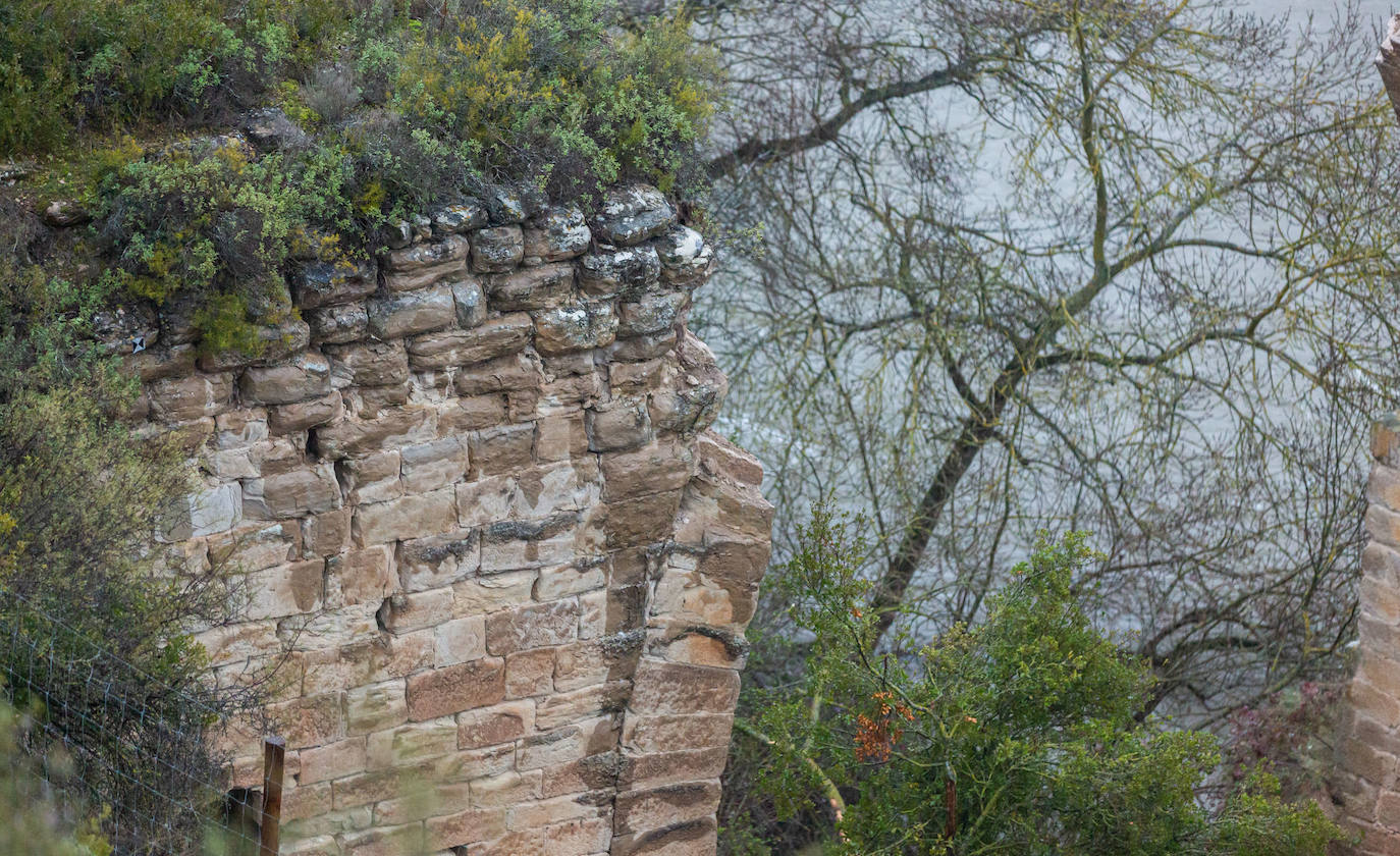 Fotos: Se derrumba el arco riojano del puente Mantible