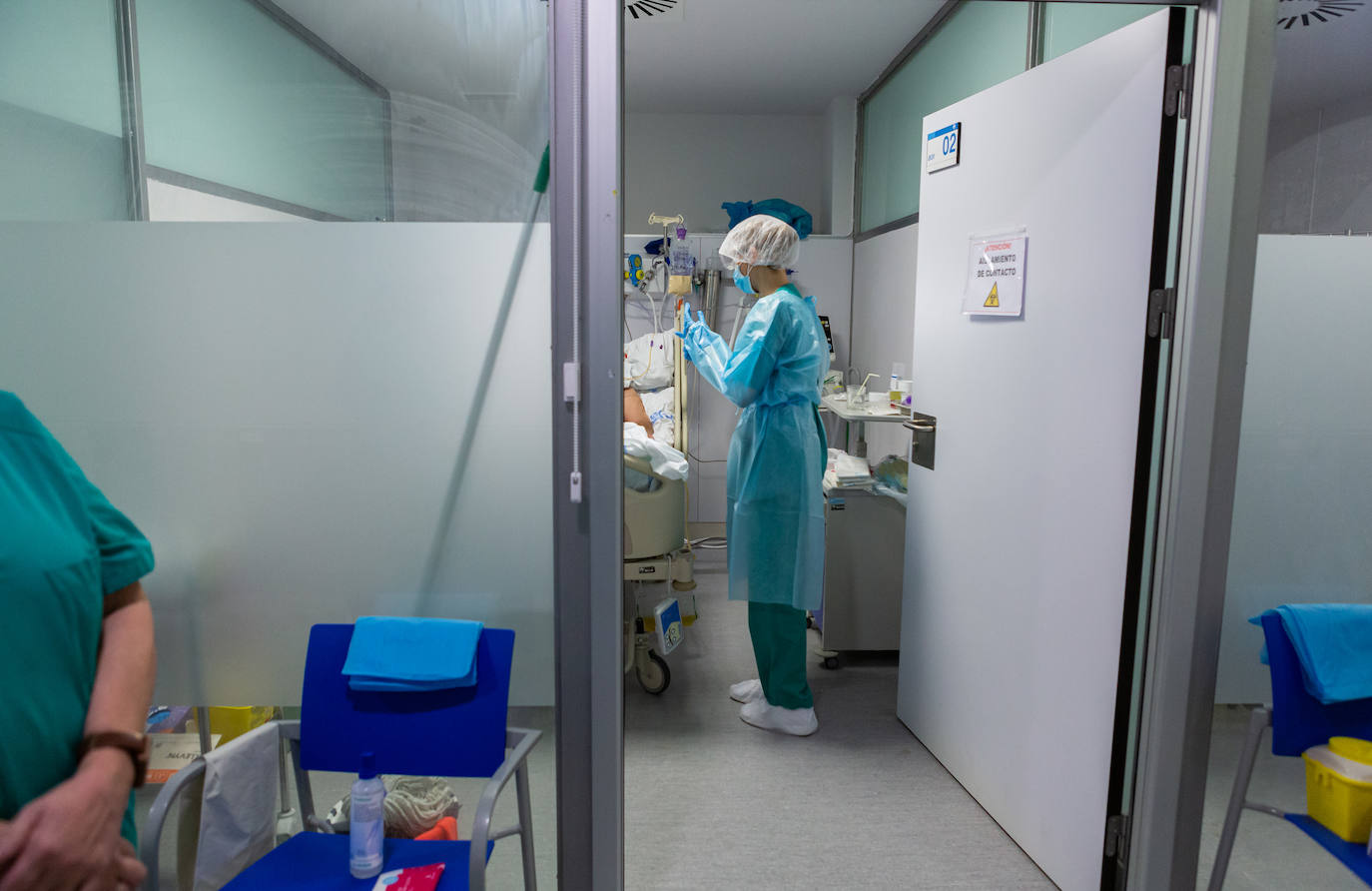 Trabajadores de la UCI del Hospital San Pedro.