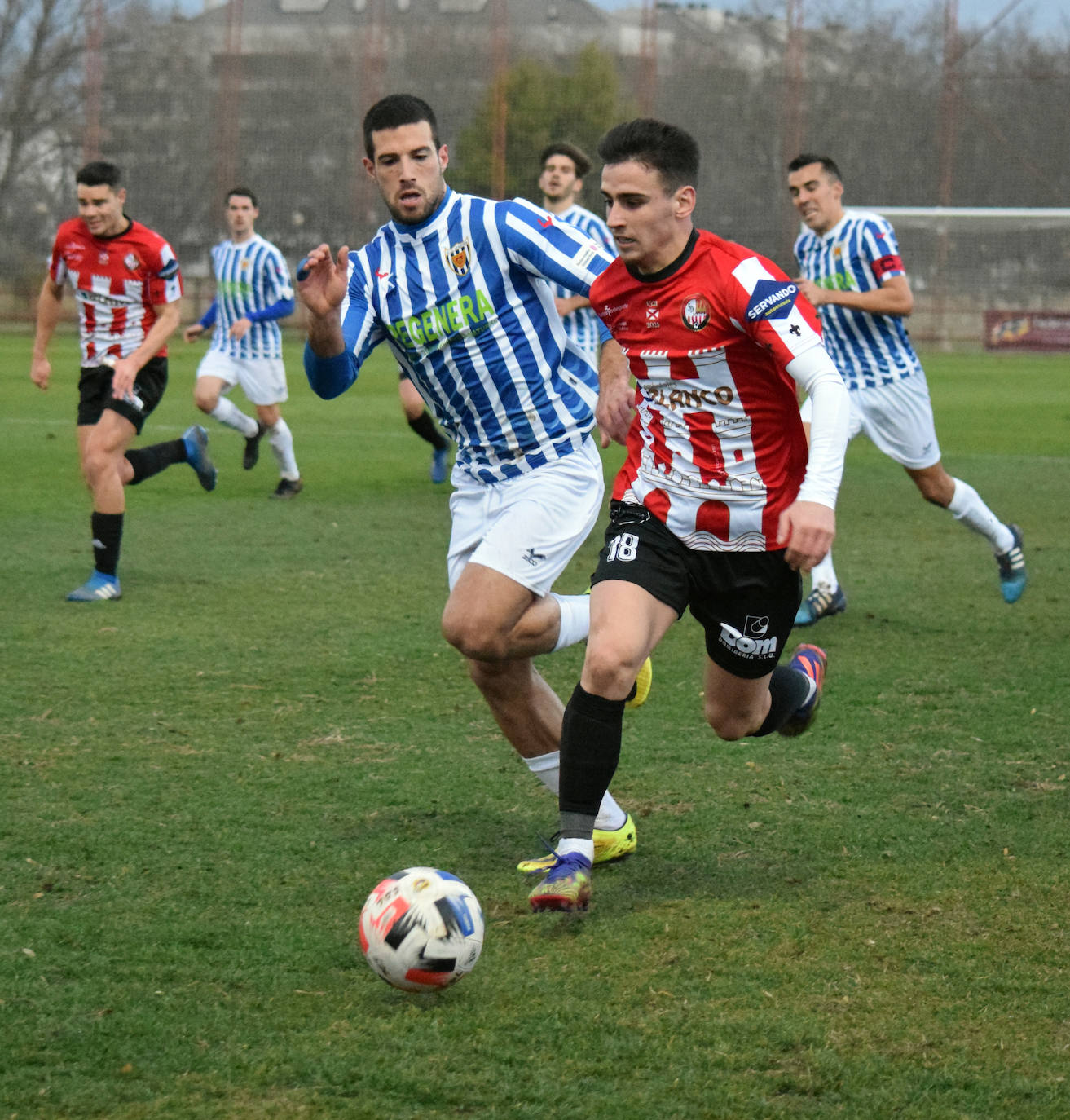 Fotos: Las imágenes de la derrota de la SD Logroñés ante el Izarra