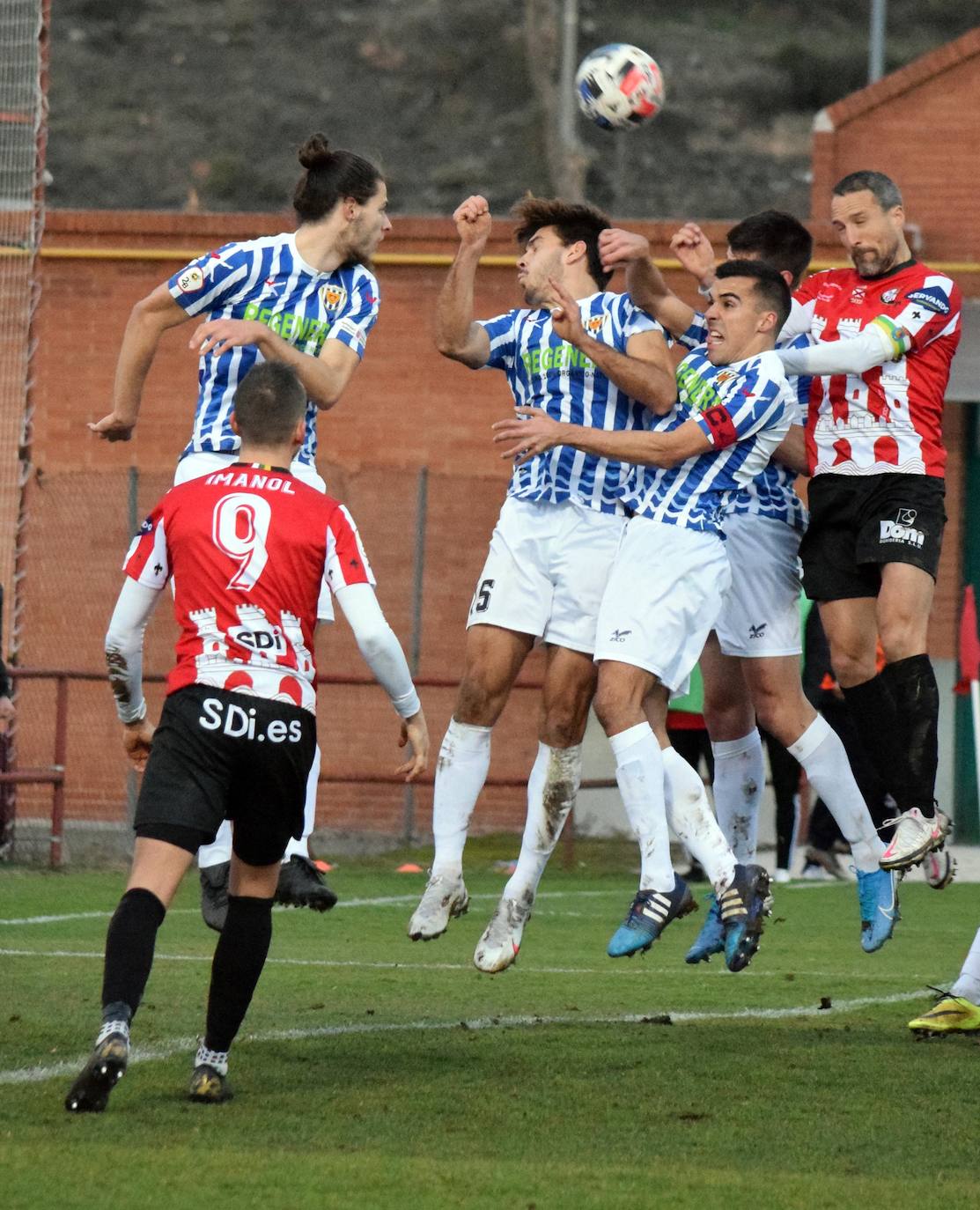 Fotos: Las imágenes de la derrota de la SD Logroñés ante el Izarra