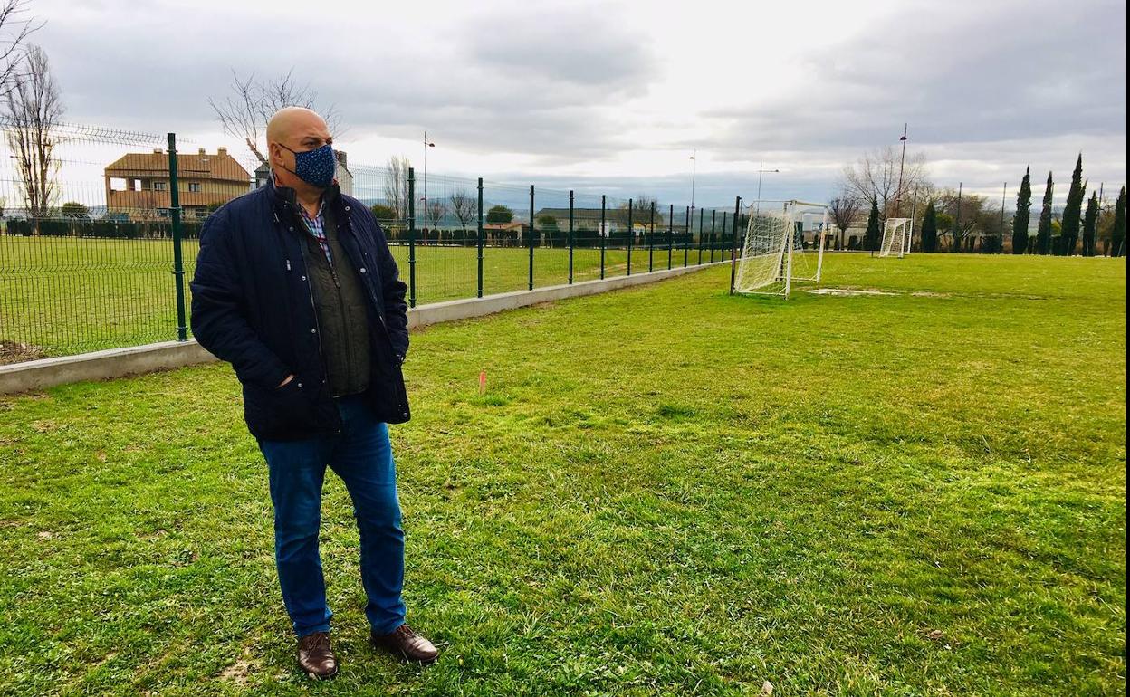 Leopoldo García, concejal de Deportes, en El Mazo. 