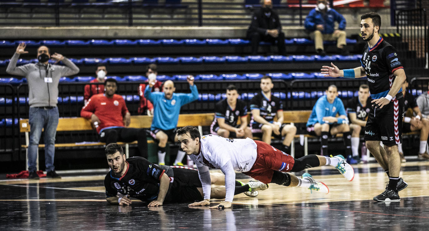 Fotos: Las imágenes de la derrota del Ciudad de Logroño ante el Sinfín