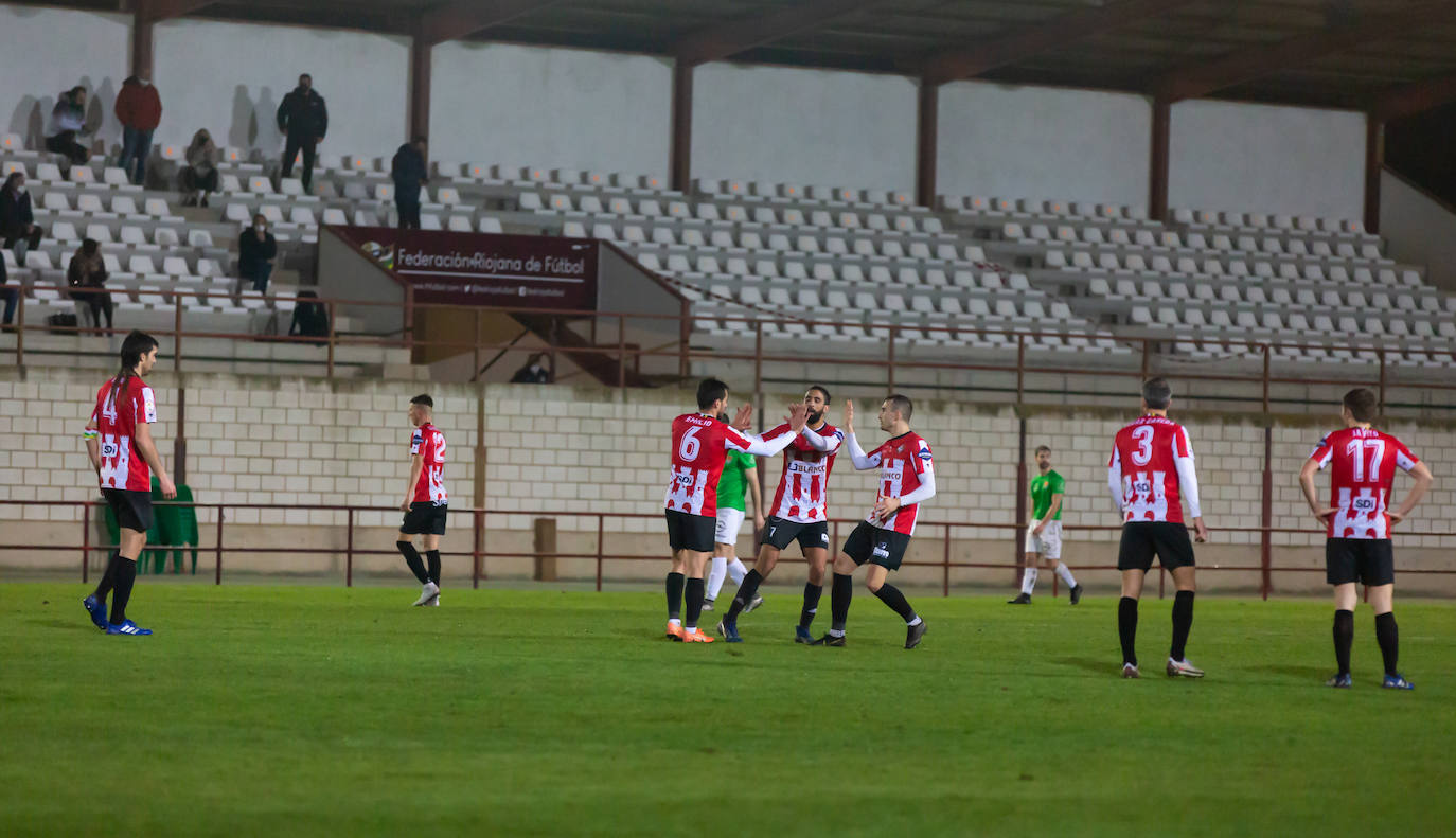 Fotos: El empate entre la SD Logroñes y el Haro, en imágenes