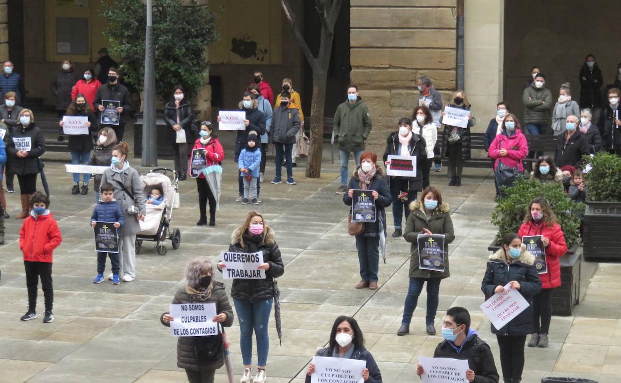 Comercio, hostelería, enseñanza no reglada y autónomos de Alfaro piden trabajar y que se les escuche