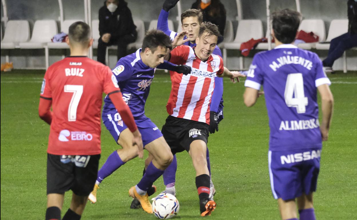 Paulino, en un momento del partido. 