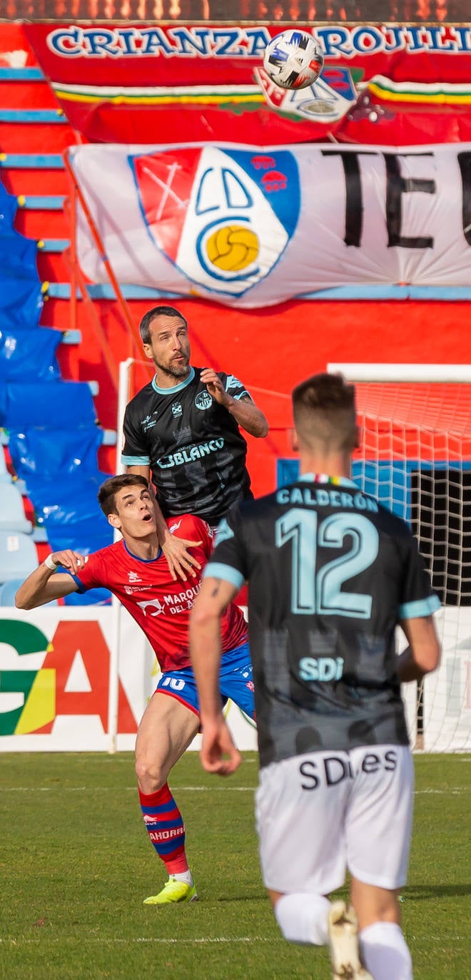 Fotos: Las imágenes del derbi entre el Calahorra y la SD Logroñés en La Planilla