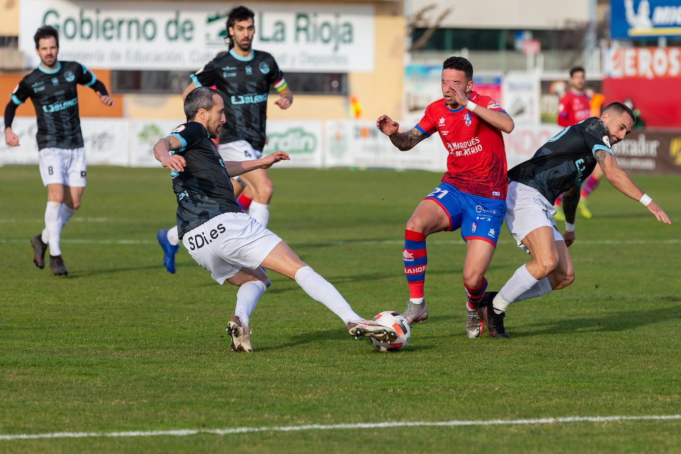 Fotos: Las imágenes del derbi entre el Calahorra y la SD Logroñés en La Planilla